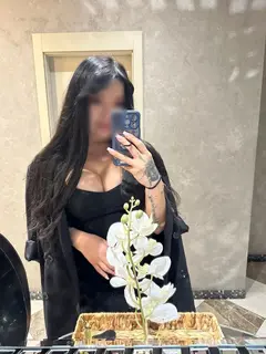Azalia profile in Dubai